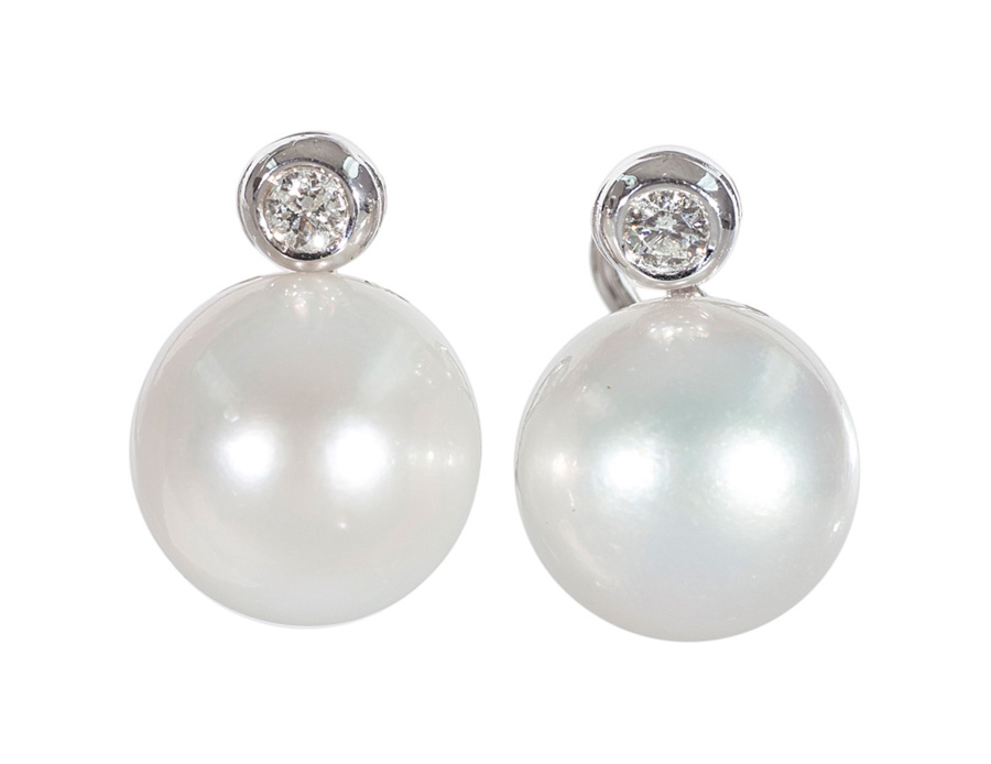 A pair of Southsea pearl diamond earstuds
