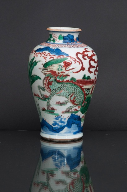 'Wucai' Balustervase mit Qilin