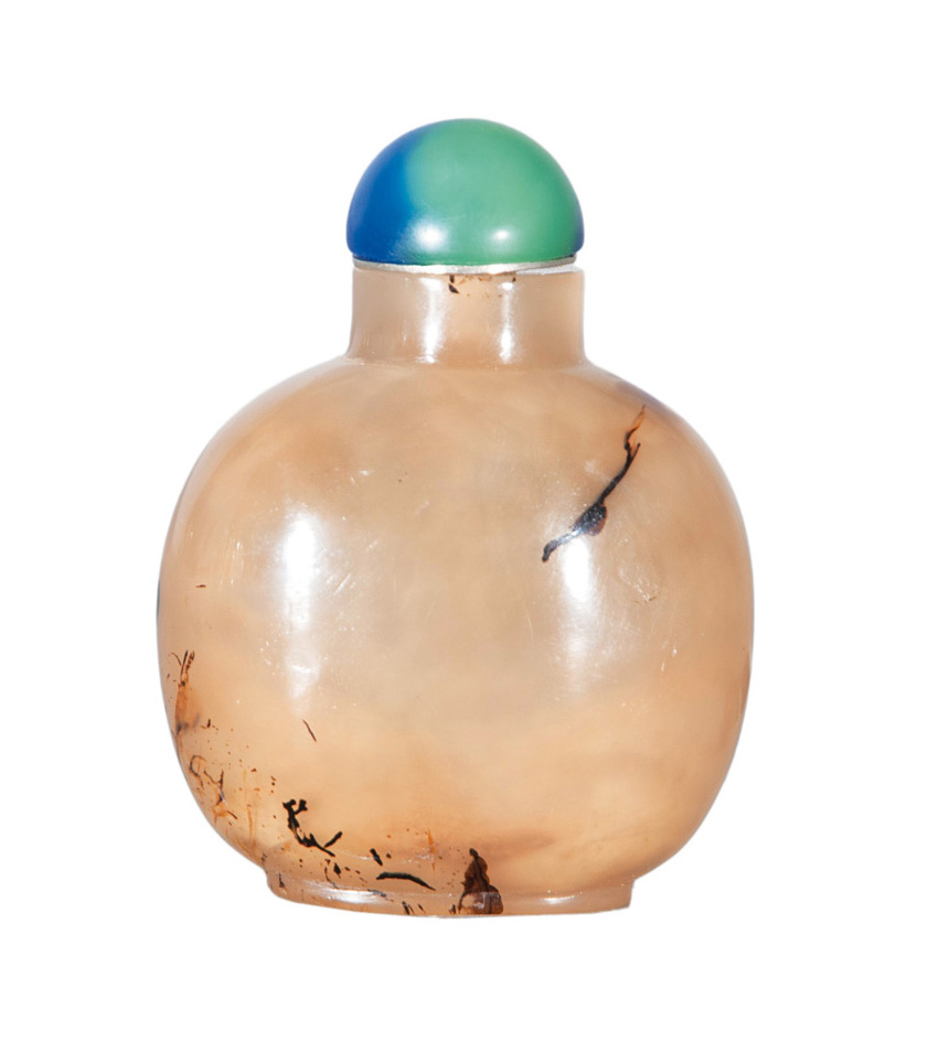 A shadow agate snuff bottle