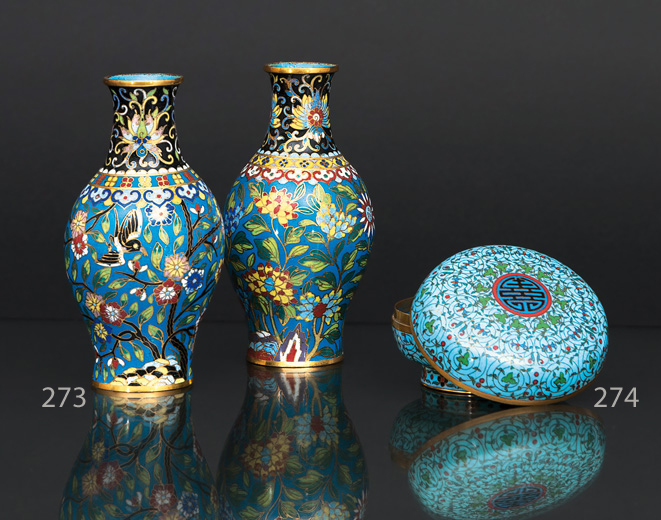 Paar feiner Cloisonné-Vasen mit Blumen und Vögeln