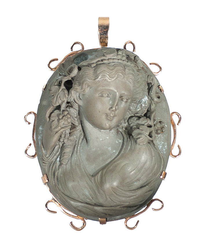 An early Biedermeier cameo pendant 'Ceres'