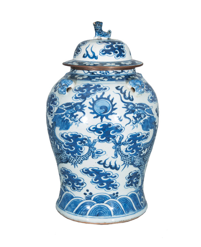 A cover vase with pair of dragons