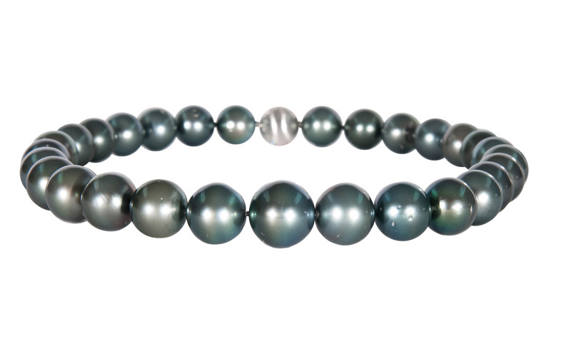 A Tahiti pearl necklace with diamond clasp