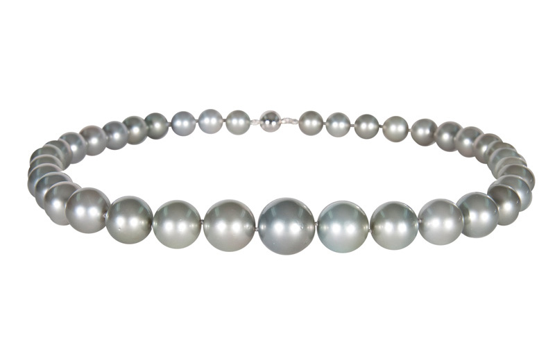 A Tahiti pearl necklace