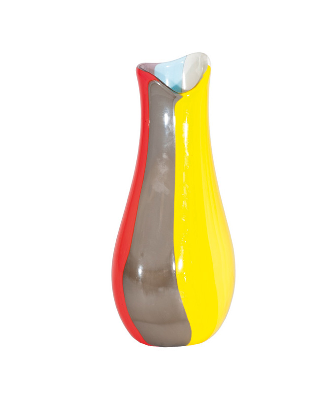 A modern glass vase in Pop Art Design