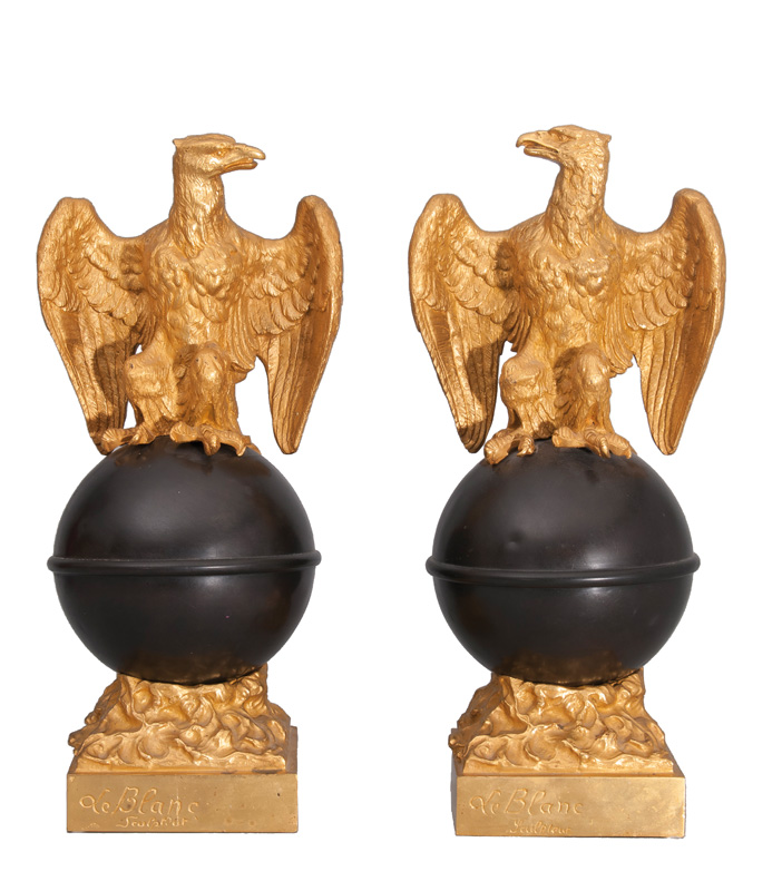 Paar höfischer Napoleon-III-Adlerfiguren aus feuervergoldeter Bronze