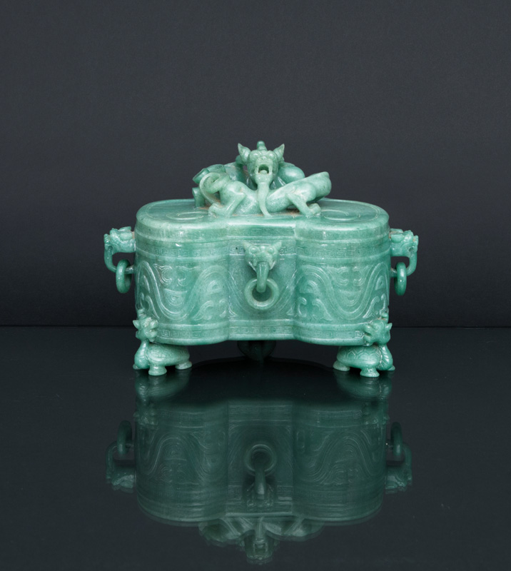 A large jade cover box in Ruyi-shape