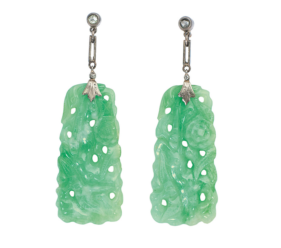 A pair of jade earpendants