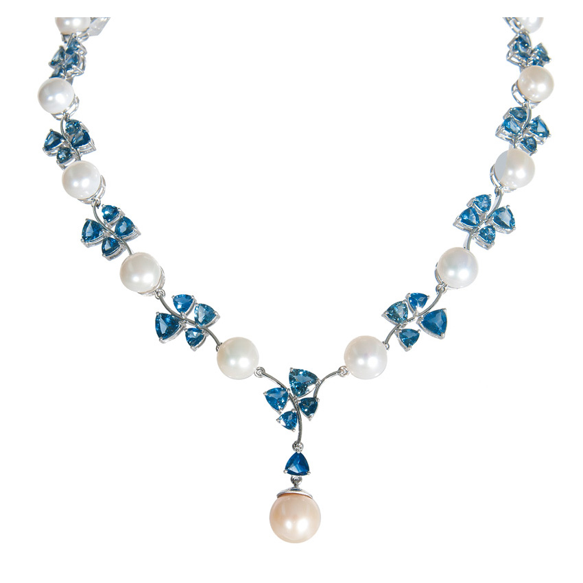 A sapphire Southsea pearl necklace with matching earrings