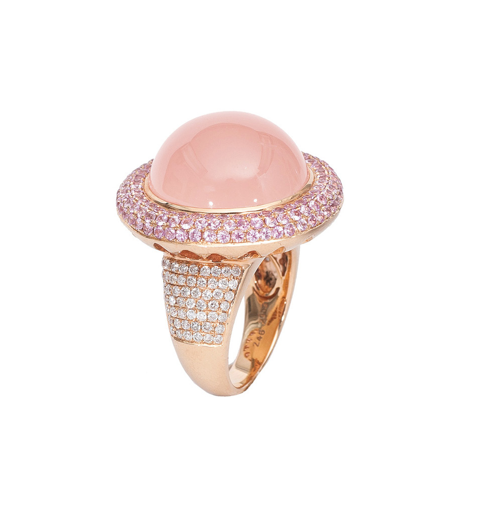 A pink-sapphire rosequatrz cocktailring