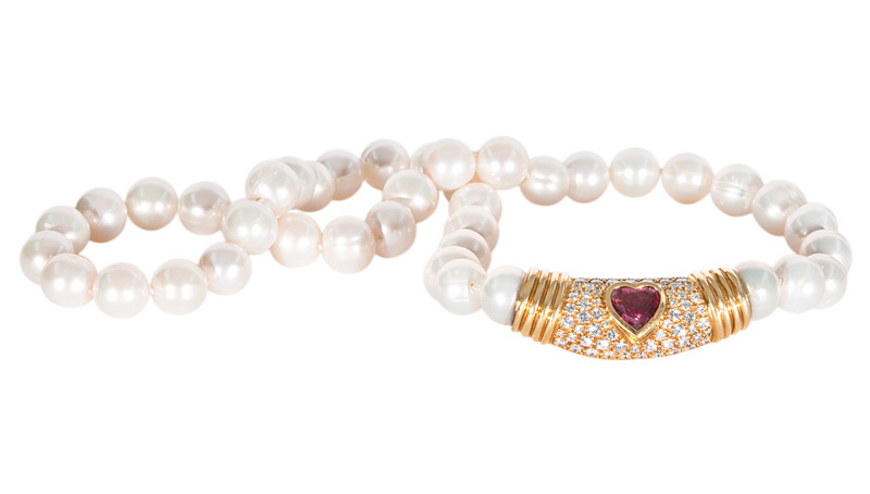 A pearl necklace with highquality sapphire diamond clasp