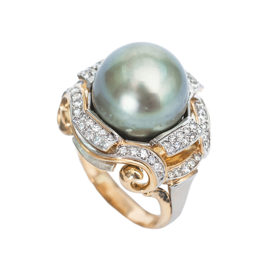 A large pearl diamond ring