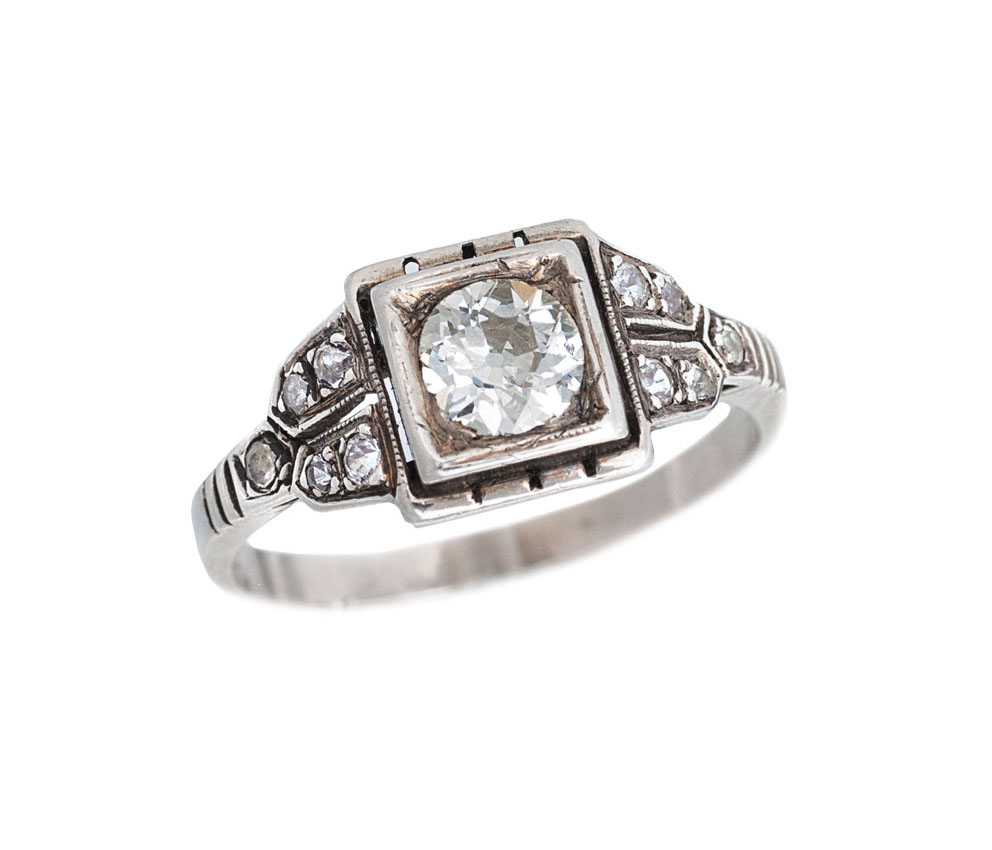 An Art-Nouveau diamond ring