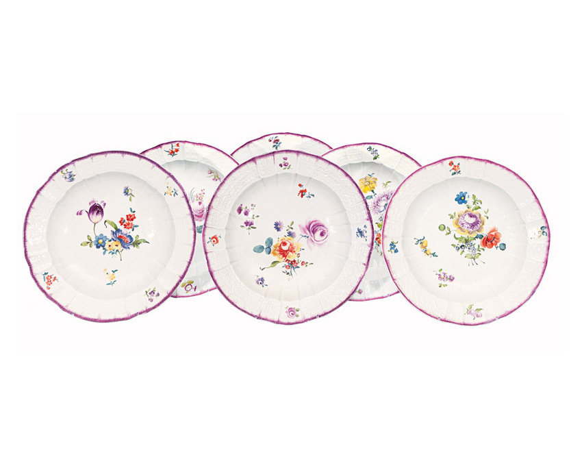 A set of 6 plates with flower painting