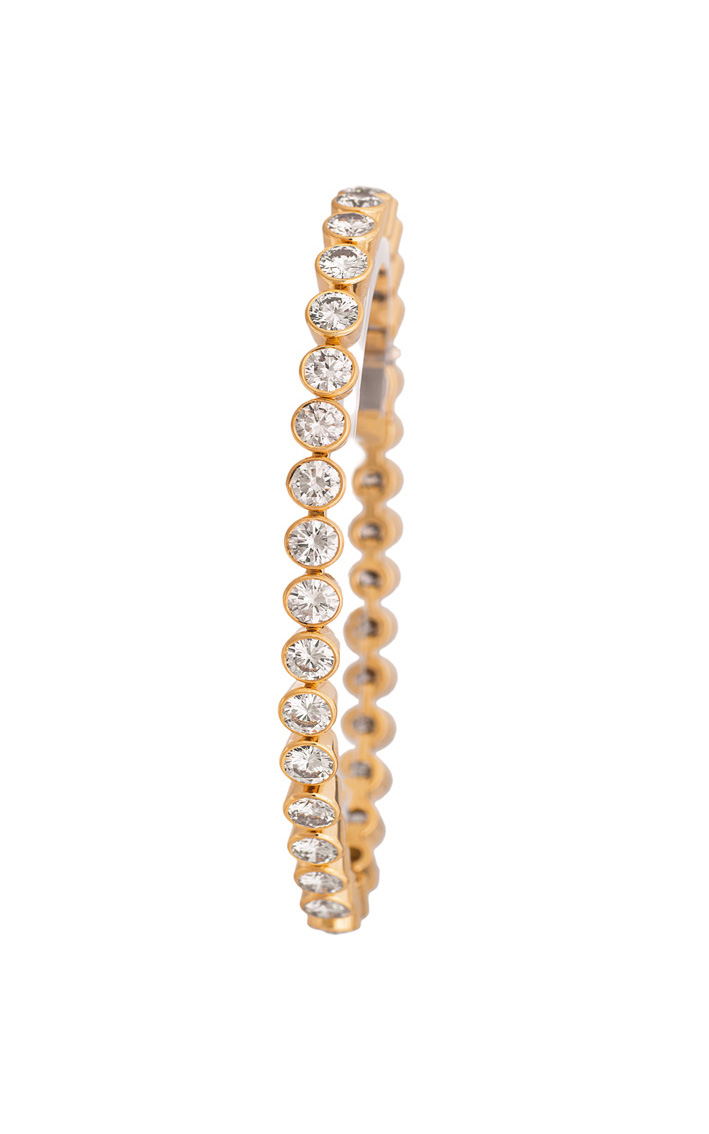 A high carat diamond bracelet