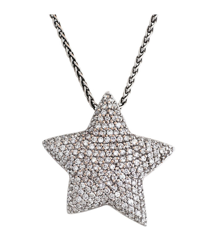 A starshaped diamond pendant with necklace by Christ