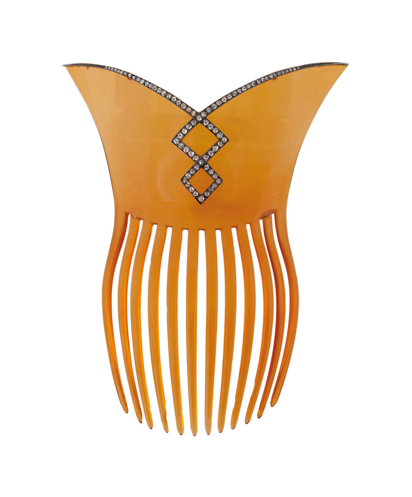 An Art-Nouveau hair comb