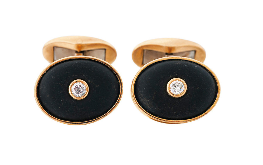 A pair of cufflinks