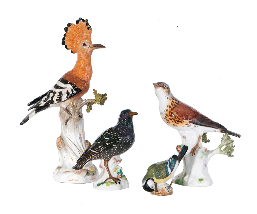 Gruppe von 4 Vogelfiguren