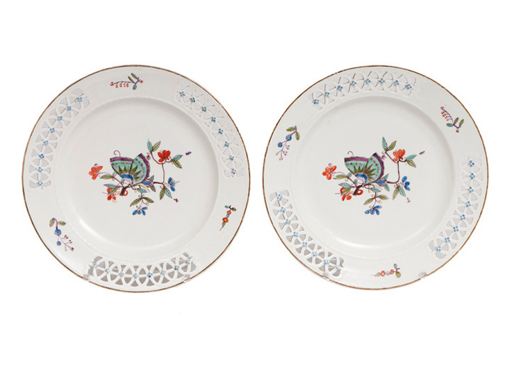 A pair of plates with 'Chinese Butterfly'