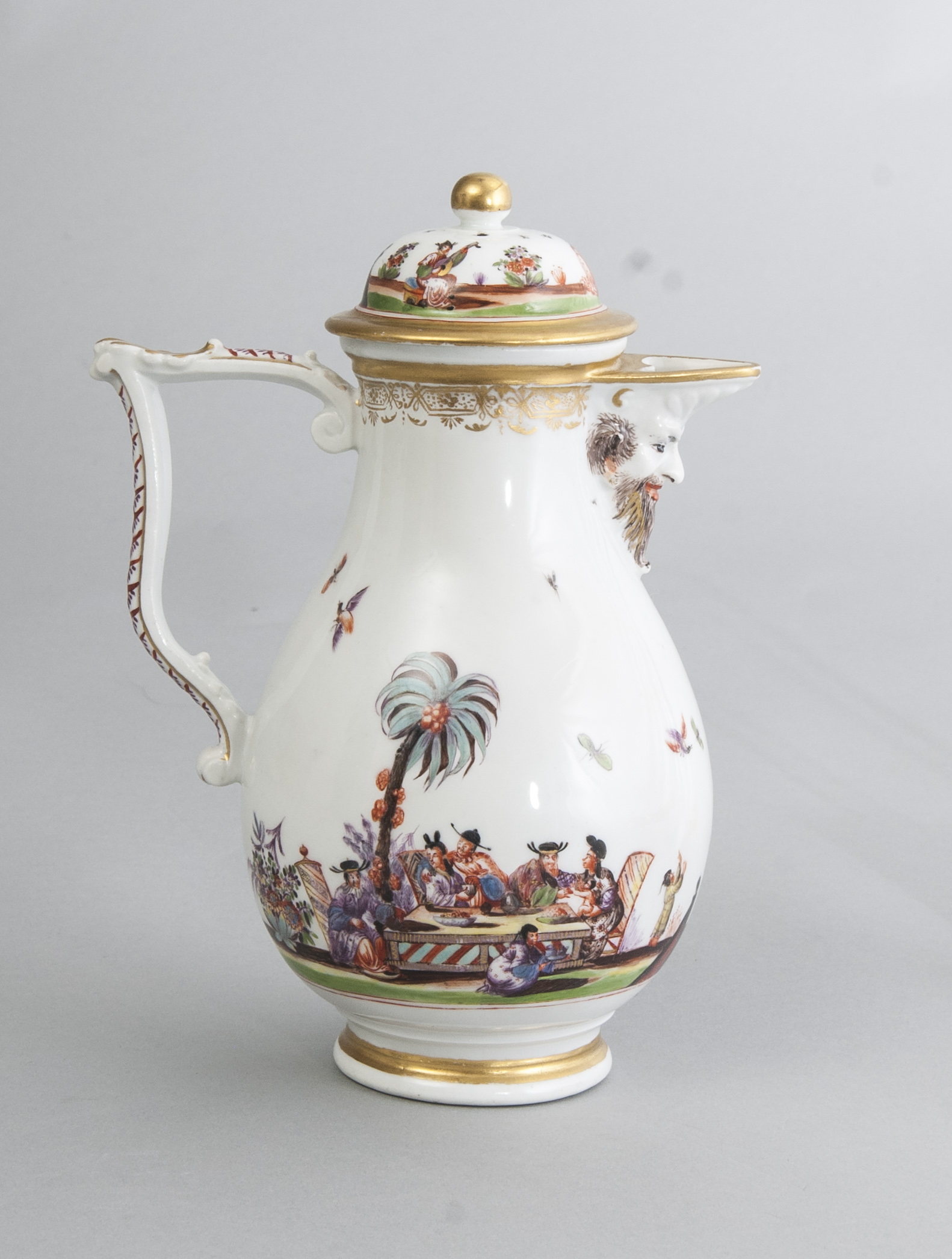 A rich mascaron coffee pot with Chinoiserie scenes after Johann Gregorius Hoeroldt - image 2