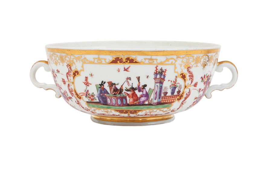 A rare two-handled bowl with Chinoiserie scenes after Johann Gregorius Höroldt
