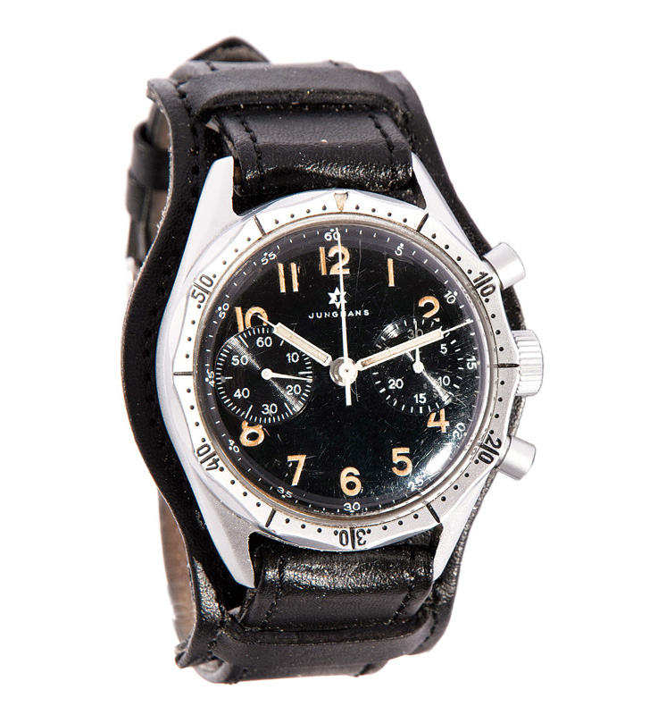 Junghans, gegr. 1860 in Schramberg - A gentlemen's wrist watch 'J88 Fliegeruhr' A gentlemen's wrist watch 'J88 Fliegeruhr'