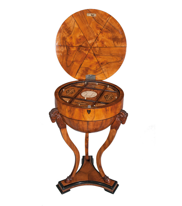 An extraordinary Biedermeier sewing table - image 3