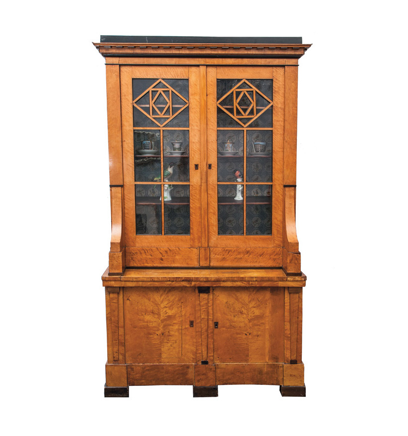 Großer Biedermeier-Aufsatzschrank