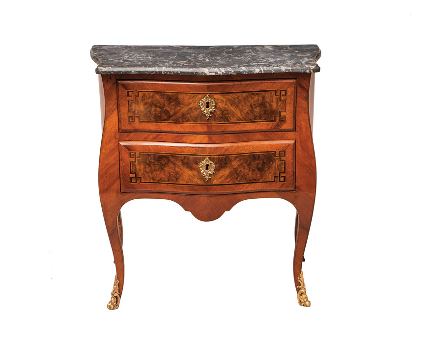 A fine Louis Quinze commode