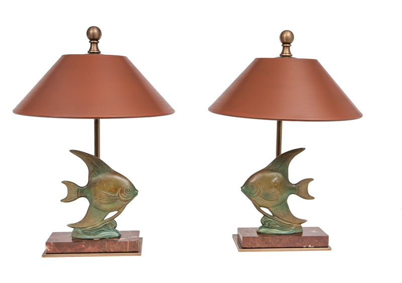 Paar Art-déco-Tischlampen mit Fisch-Figuren