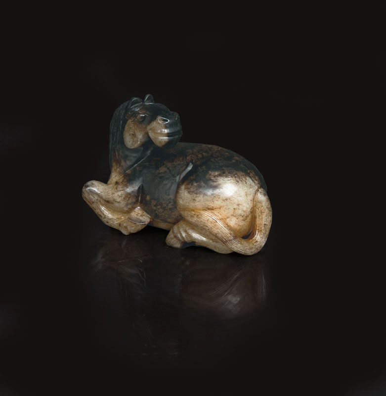 A well-carved jade figure 'Recumbent Horse' - image 2