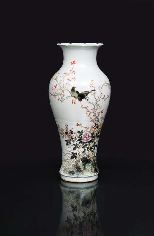 An elegant baluster vase with bird painting