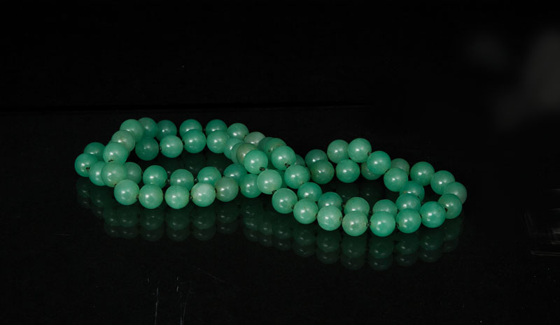 A jade-beads necklace - image 2