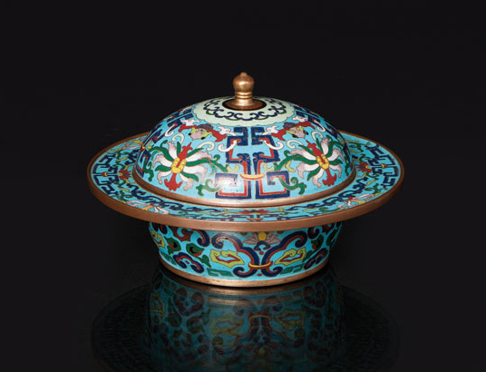 A rare cloisonné cuspidor