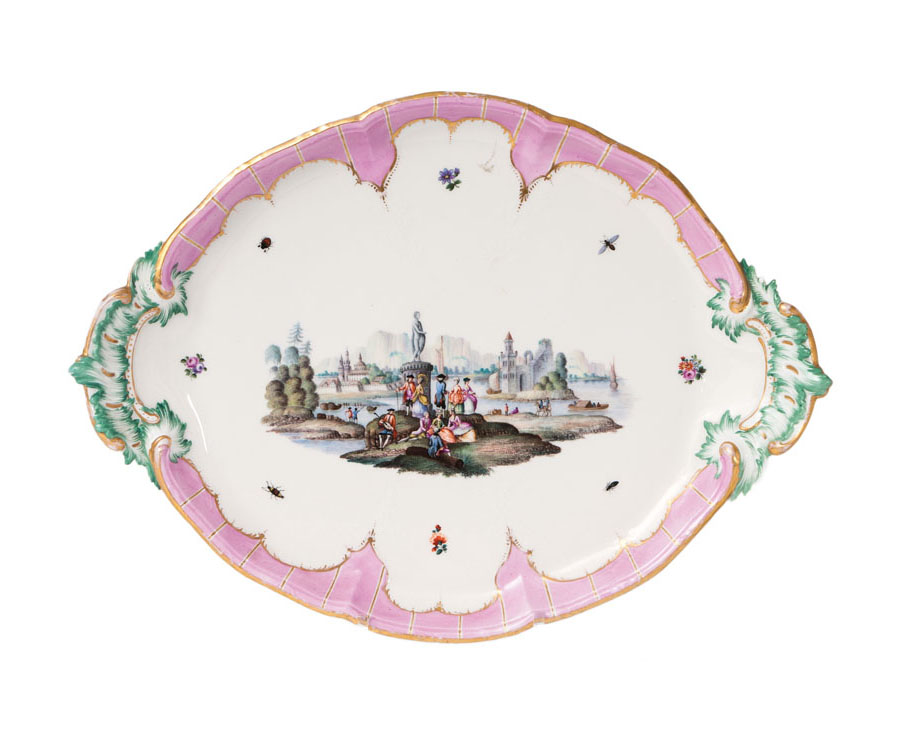 An oval tray with romantic scene