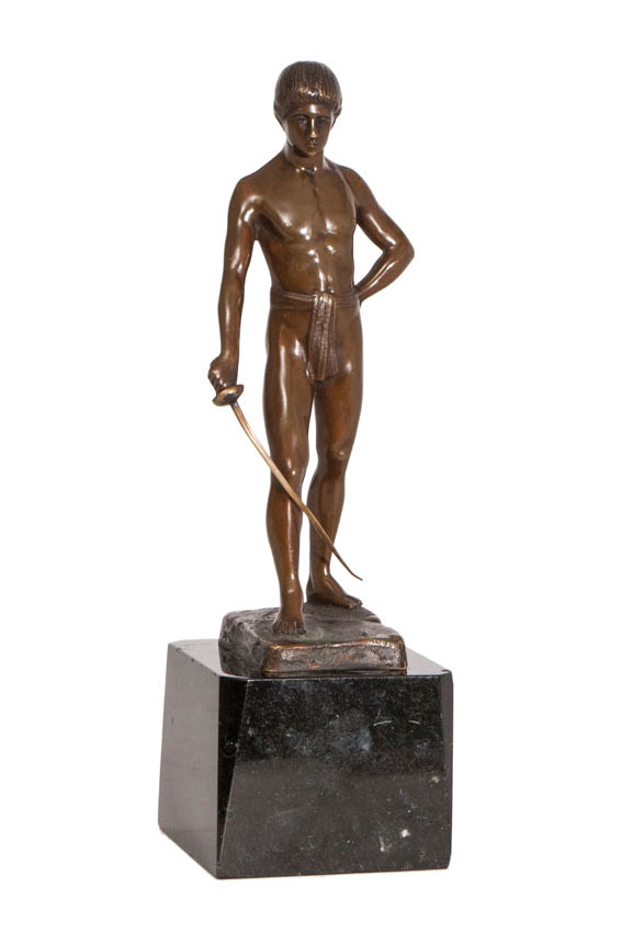 A bronze figure 'Fencer'
