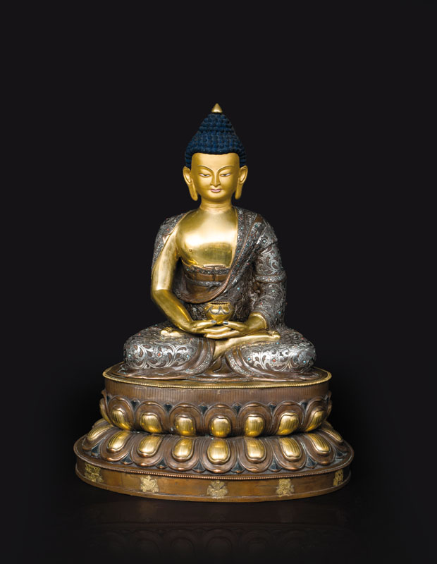 A tall figure of the medicine Buddha 'Bhaisajyaguru'