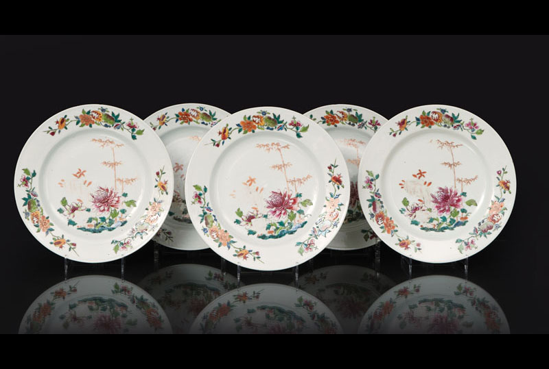 A set of 5 'Famille Rose' plates with chrysanthemum flowers and bamboo