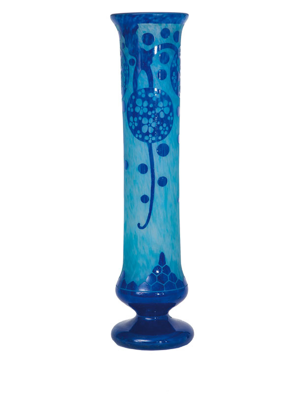 A hug vase of Art Deco manner