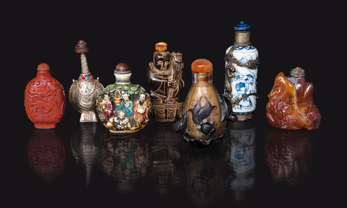 A set of 7 snuff bottles