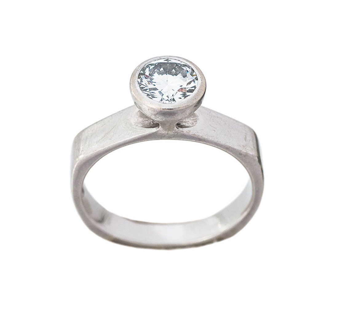 A single stone diamond ring