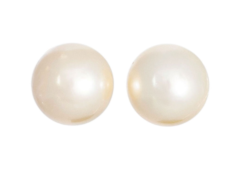 A pair Southsea pearl earstuds