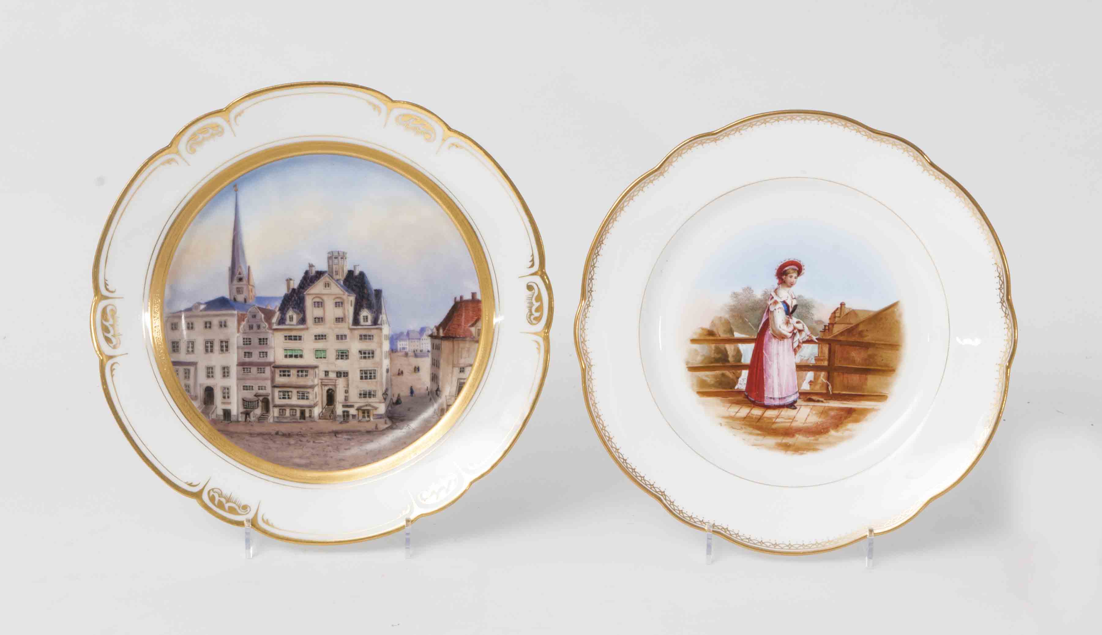 A set of 2 plates