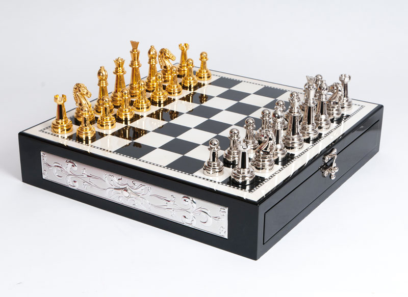 Großes elegantes Schachspiel