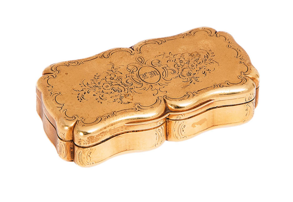 A fine gold box of Baroque style