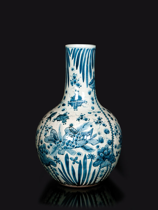 A large vase with fish