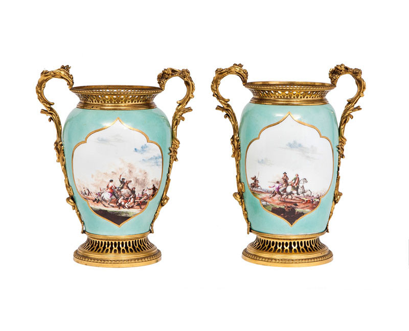A pair of important Augustus-Rex vases with battle scenes