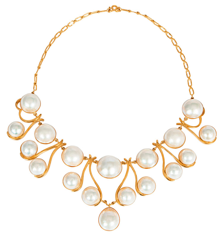 A mabé pearl goldnecklace