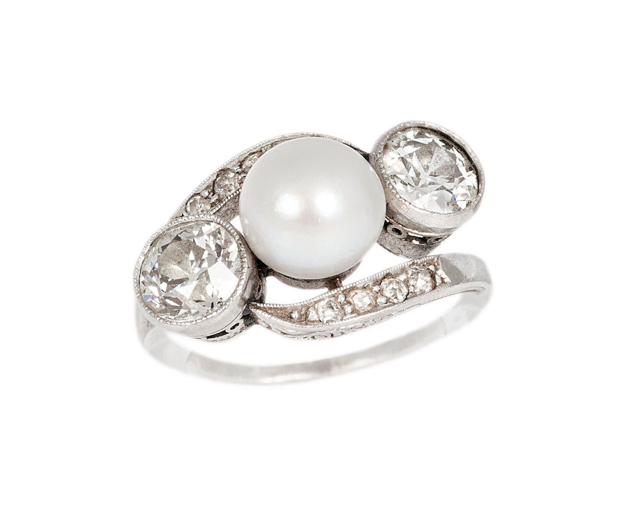 A diamond pearl ring